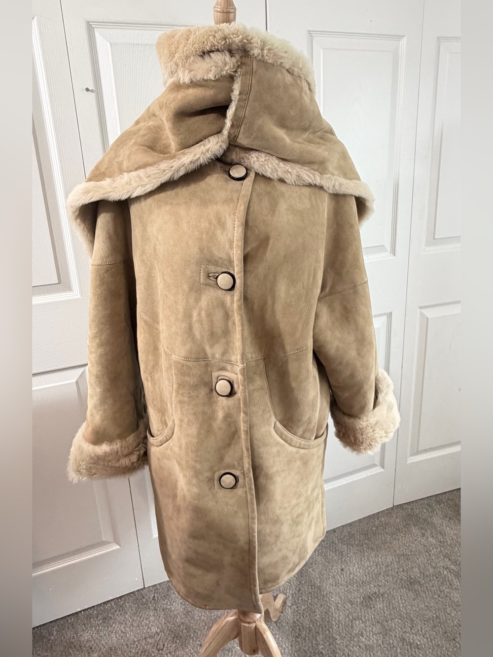 Bally Switzerland Women’s Shearling Suede Leather Scarf Collar Coat Tan Size 4 M